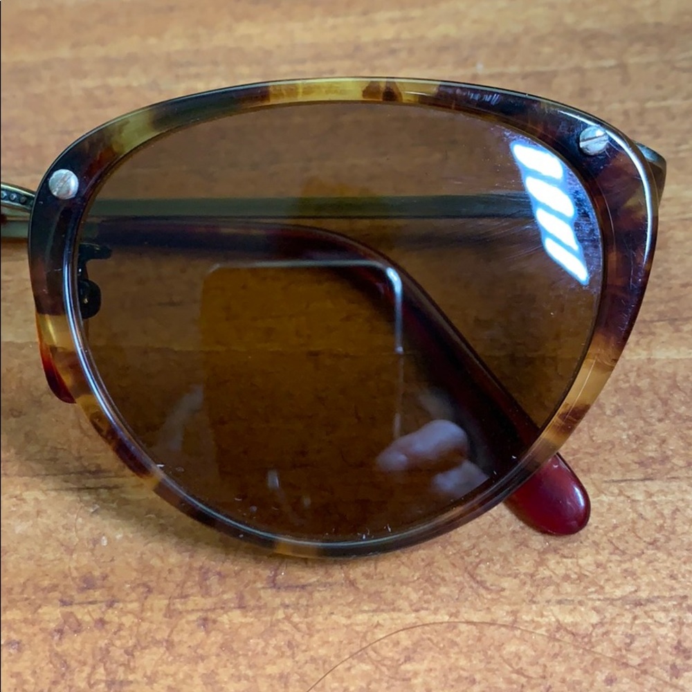 Sunglasses - Picture 3 of 6